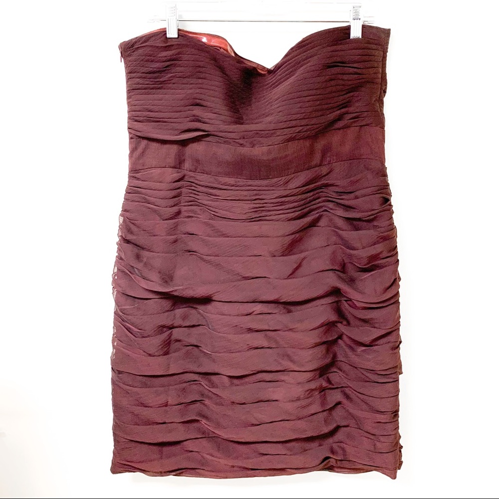 Monique Lhuillier Bridesmaid Strapless Ruched Chiffon Mini Dress in Plum Size 16 - Picture 2 of 5